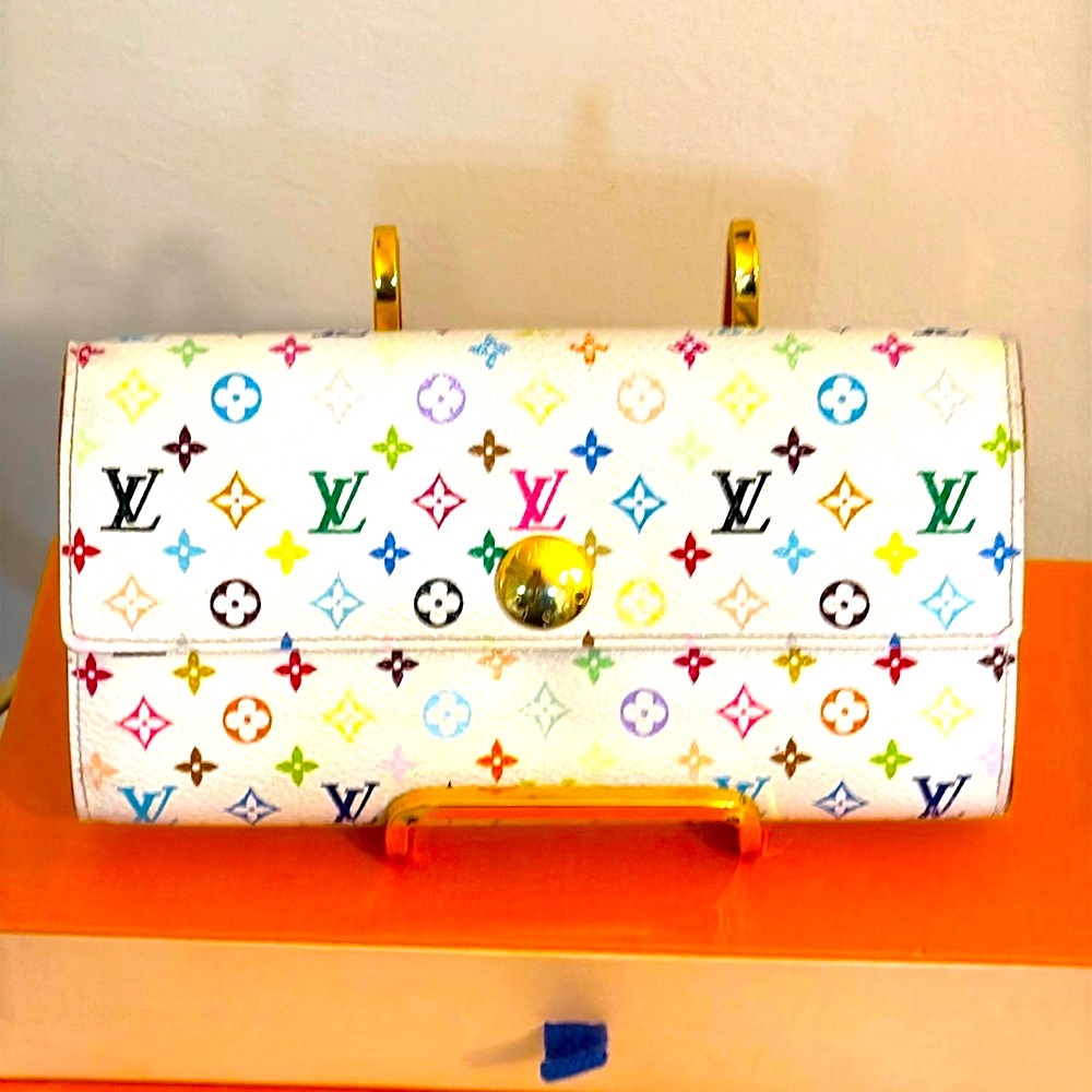 Louis Vuitton MuraKamy Long bifold wallet in good condition